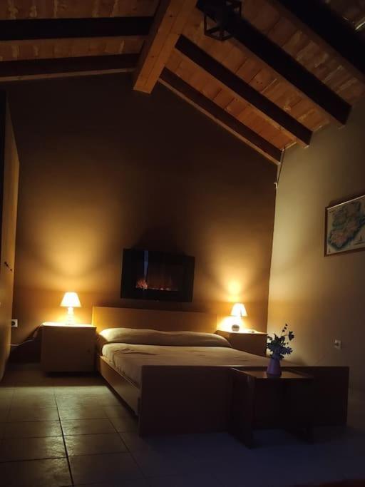 Penthouse Studio Next To The Sea Salamis Buitenkant foto